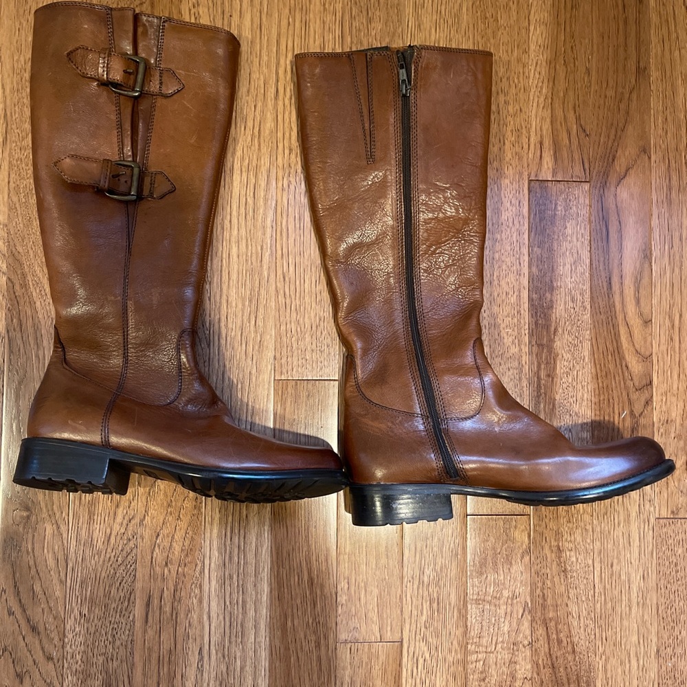 Clarks women’s 7.5 leather riding boots